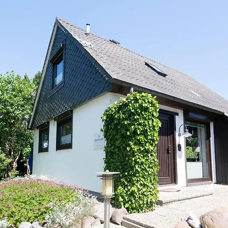 Holiday home Ostseestuebchen